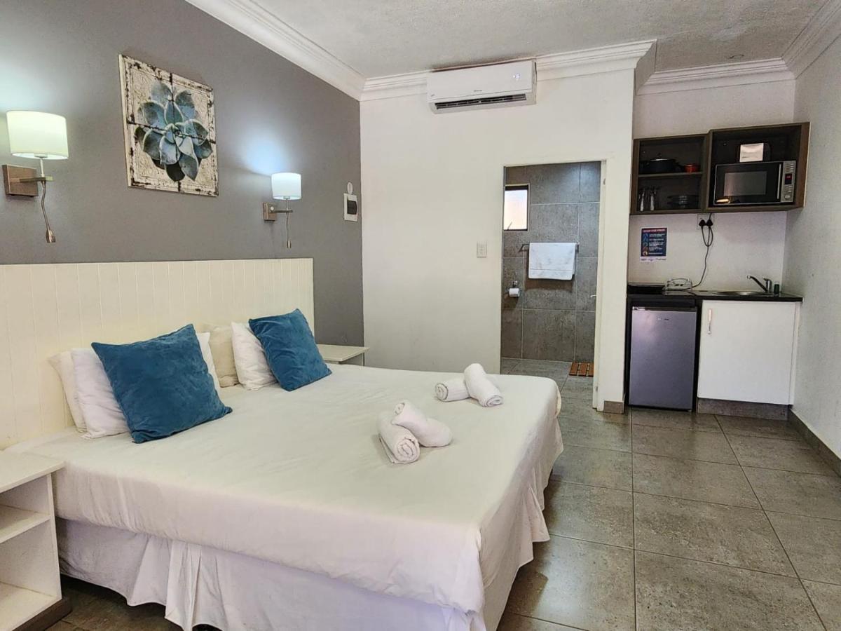 Hippo Lodge Apartments Saint Lucia Estuary Extérieur photo